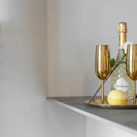 Comfy 20th Floor Hanza Tower - Sauna & Pool Lägenhet *