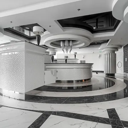 شقة Comfy 20th Floor Hanza Tower - Sauna & Pool