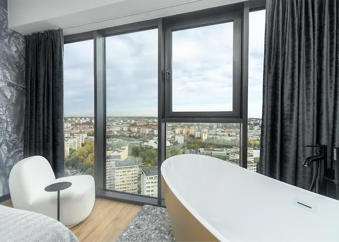 Comfy 20th Floor Hanza Tower - Sauna & Pool Apartman